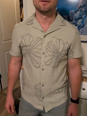 Men's Short-Sleeve Button Up